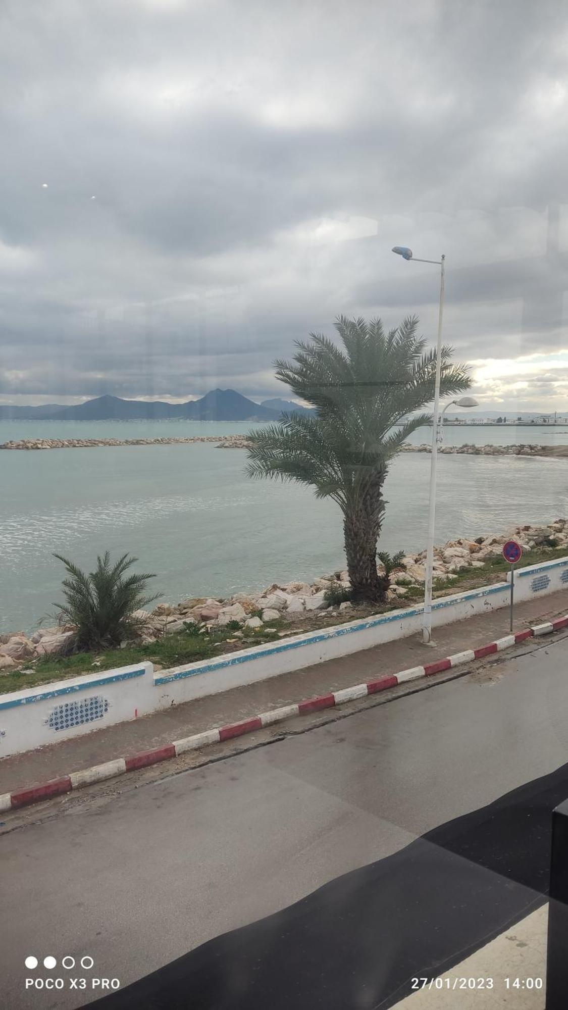 Une jolie maison situé au coeur de Sidi Bou Ali Esterno foto